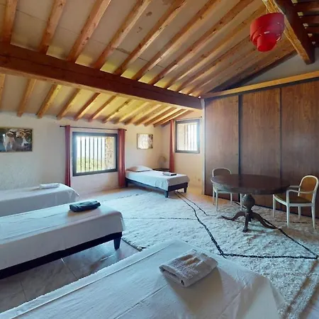 Holiday home Grand Mas Catalan En Pleine Nature Avec Piscine