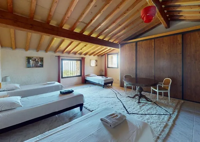 Holiday home Grand Mas Catalan En Pleine Nature Avec Piscine