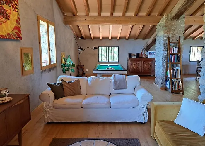 Grand Mas Catalan En Pleine Nature Avec Piscine *